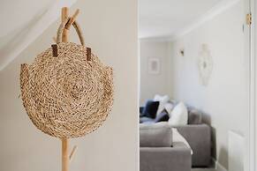 Beautiful 4 BD Home near Woodstock