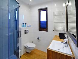 Holiday Home With Garden, Sauna, Jacuzzi