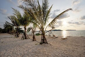 Royal Beach Resort & Residence By EHM