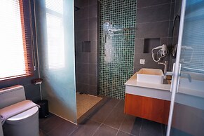 Royal Beach Resort & Residence By EHM