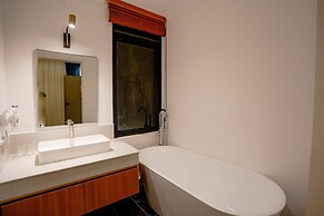 Royal Beach Resort & Residence By EHM