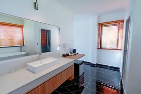 Royal Beach Resort & Residence By EHM