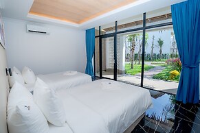 Royal Beach Resort & Residence By EHM