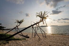 Royal Beach Resort & Residence By EHM