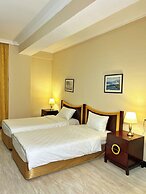 Crown Suites