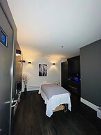 2 Bedroom Condo .Pool .Hot Tub .Gym .Spa