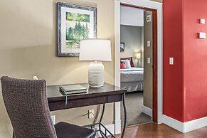 2 Bedroom Condo .Pool .Hot Tub .Gym .Spa