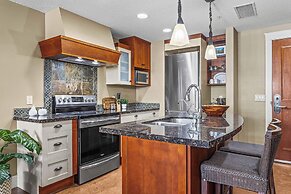 2 Bedroom Condo .Pool .Hot Tub .Gym .Spa