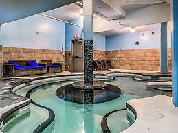 2 Bedroom Condo .Pool .Hot Tub .Gym .Spa