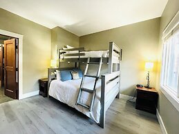 2 Bedroom Condo .Pool .Hot Tub .Gym .Spa
