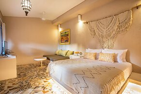 PinkPrivate Sanur - for Cool Adults Only