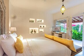 PinkPrivate Sanur - for Cool Adults Only