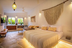 PinkPrivate Sanur - for Cool Adults Only