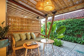 PinkPrivate Sanur - for Cool Adults Only