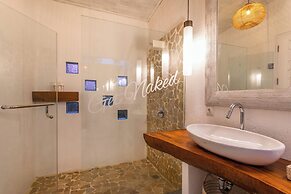 PinkPrivate Sanur - for Cool Adults Only