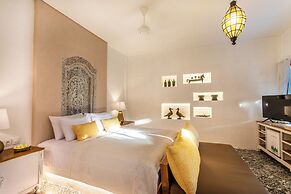 PinkPrivate Sanur - for Cool Adults Only