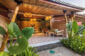 PinkPrivate Sanur - for Cool Adults Only