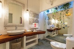 PinkPrivate Sanur - for Cool Adults Only