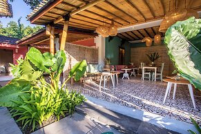 PinkPrivate Sanur - for Cool Adults Only