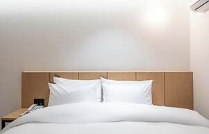 Brown Dot Hotel Gumi