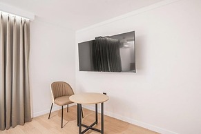 Brown Dot Hotel Gumi