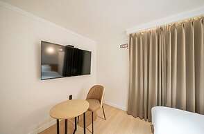 Brown Dot Hotel Gumi