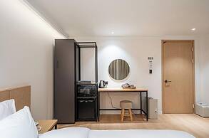 Brown Dot Hotel Gumi