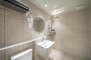 Brown Dot Hotel Gumi