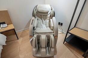 Brown Dot Hotel Gumi