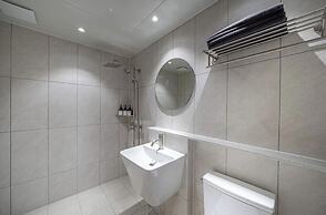 Brown Dot Hotel Gumi