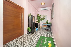 Room 7: Design-Forward Studio by Lagoon