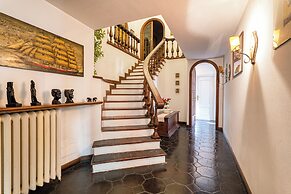 Timeless Escape Villa - Garden and Sea