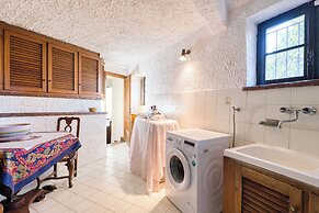 Timeless Escape Villa - Garden and Sea