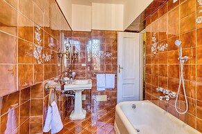 Timeless Escape Villa - Garden and Sea