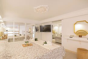 Gray Dalbion Puerto Banus