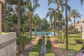 Gray Dalbion Puerto Banus