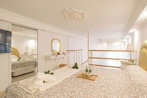 Gray Dalbion Puerto Banus