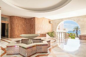 Gray Dalbion Puerto Banus