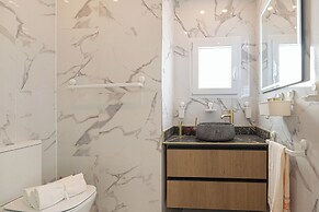 Lepanto Center Marbella 100m Of Beach