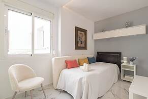 Lepanto Center Marbella 100m Of Beach