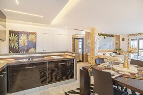 Lepanto Center Marbella 100m Of Beach