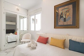 Lepanto Center Marbella 100m Of Beach