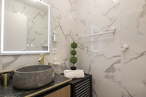 Lepanto Center Marbella 100m Of Beach