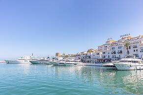 Lepanto Center Marbella 100m Of Beach