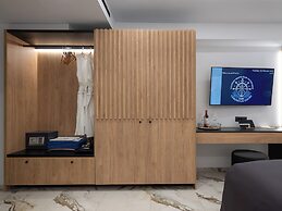 Captain Napoleon Paterakis CNP Luxurious Suites