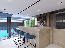 Captain Napoleon Paterakis CPN Luxurious Suites