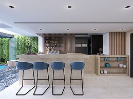 Captain Napoleon Paterakis CPN Luxurious Suites