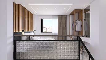 Captain Napoleon Paterakis CPN Luxurious Suites