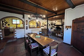 Baita Immersa Nel Verde