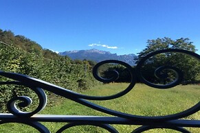 Baita Immersa Nel Verde